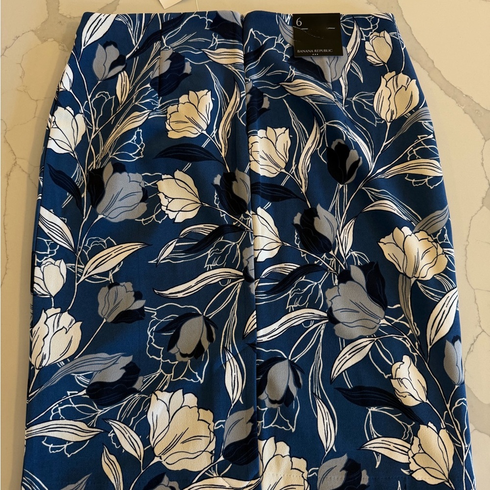 Banana Republic Navy Floral Pencil Skirt